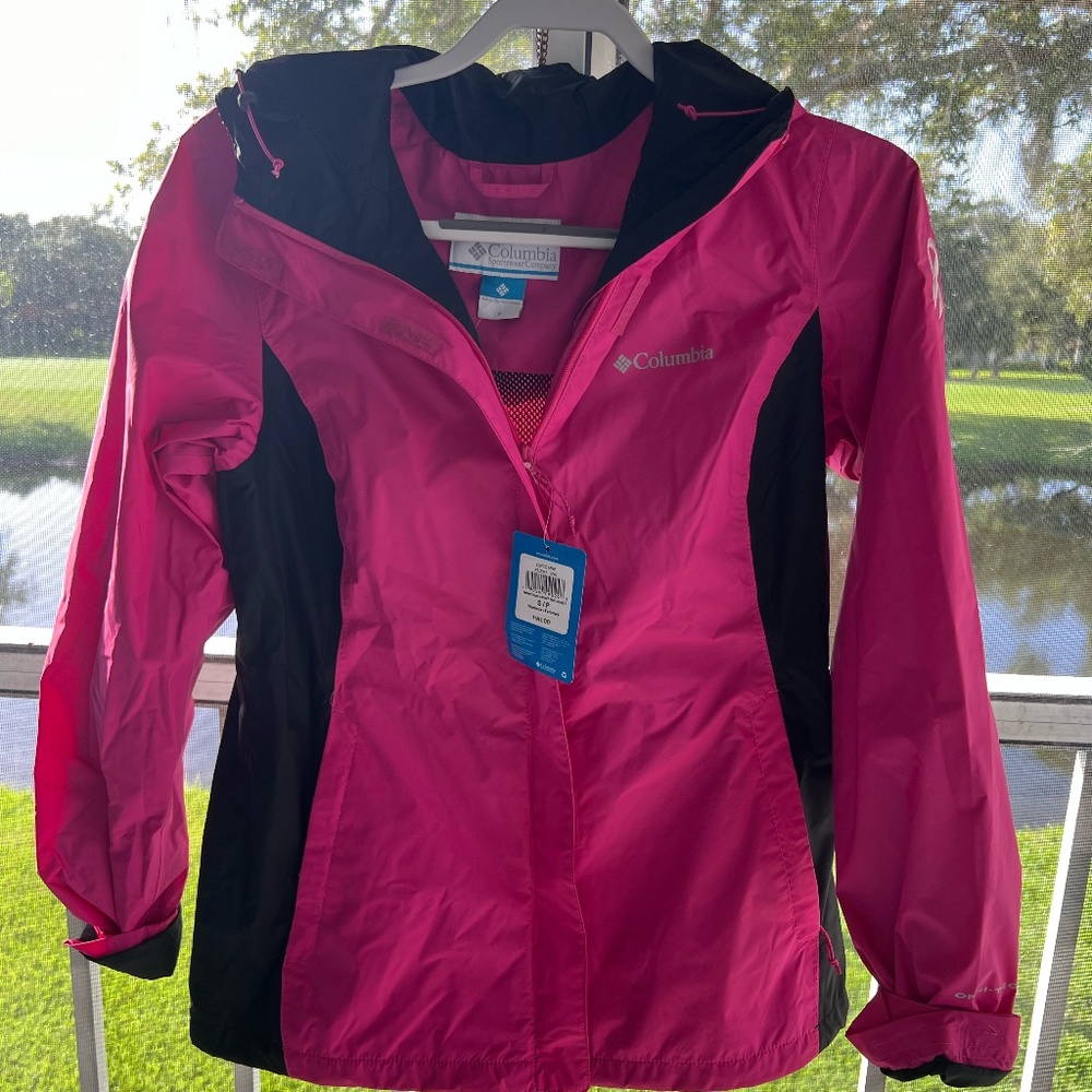 Columbia rain jacket with hood